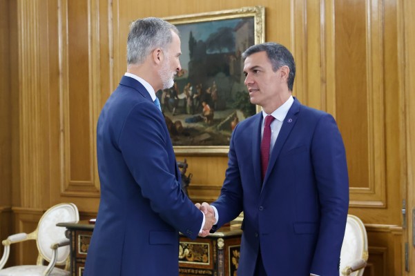 Sánchez se ofrece al rey para ir a la investidura y se ve capaz de lograr la mayoría suficiente