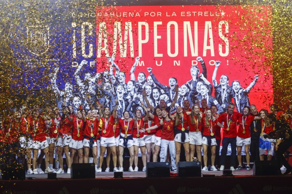 España abraza a las Campeonas del Mundo

