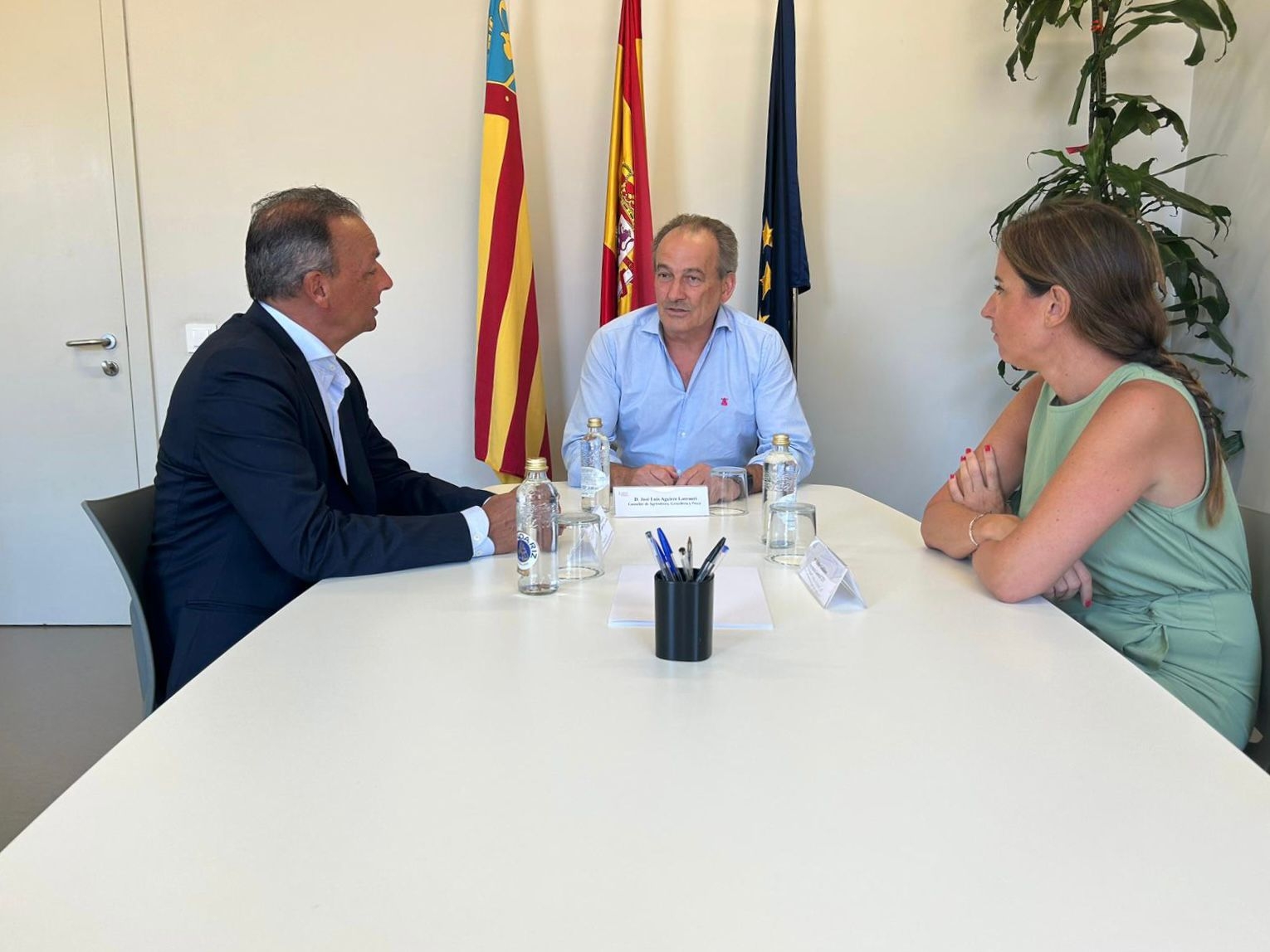 El conseller de Agricultura trata con la CEV vías de colaboración para el fomento del sector agrícola