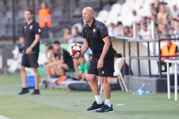 El Castellón inicia la cuenta atrás para la Liga con muchas dudas que disipar 