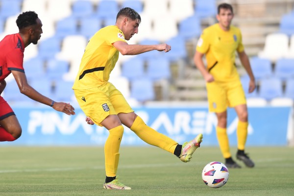 Neskes sale del Efesé tras rescindir su contrato de mutuo acuerdo con el club 