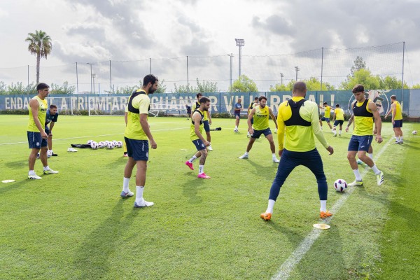 El Villarreal regresará al trabajo este martes pendiente de Yeremy Pino