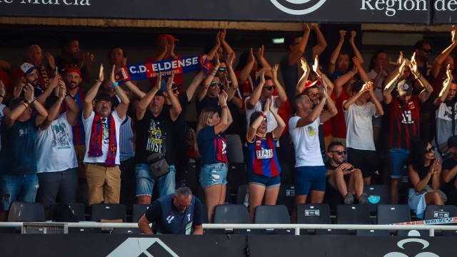 Medio millar de aficionados azulgranas estarán este lunes en La Cerámica apoyando al Eldense