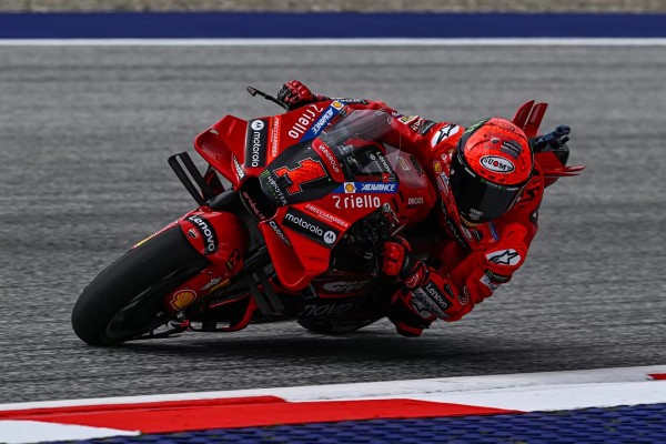 Bagnaia arrasa al sprint; Acosta y Veijer, en 