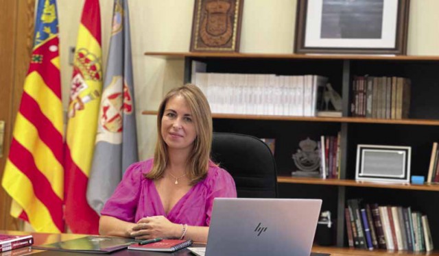 Ilitia Mediterránea denuncia presiones de la alcaldesa de Requena para subcontratar la piscina