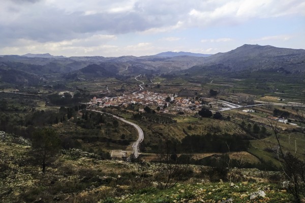 La Vall d'Ebo combate la despoblación y espera las ayudas un año después del incendio
