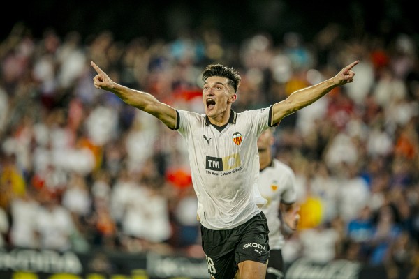 Un gol de Pepelu deja los tres puntos en Mestalla