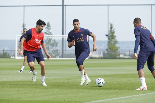 Mbappé y Dembélé lideran lista del PSG ante el Toulouse del español Carles Martínez Novell
