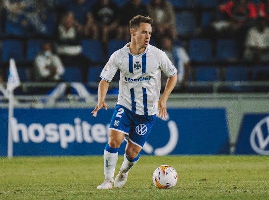 El centrocampista Pablo Larrea recala en el Real Murcia procedente del Tenerife 