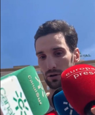El portero Sergio Rico abandona el hospital pensando en recuperarse 