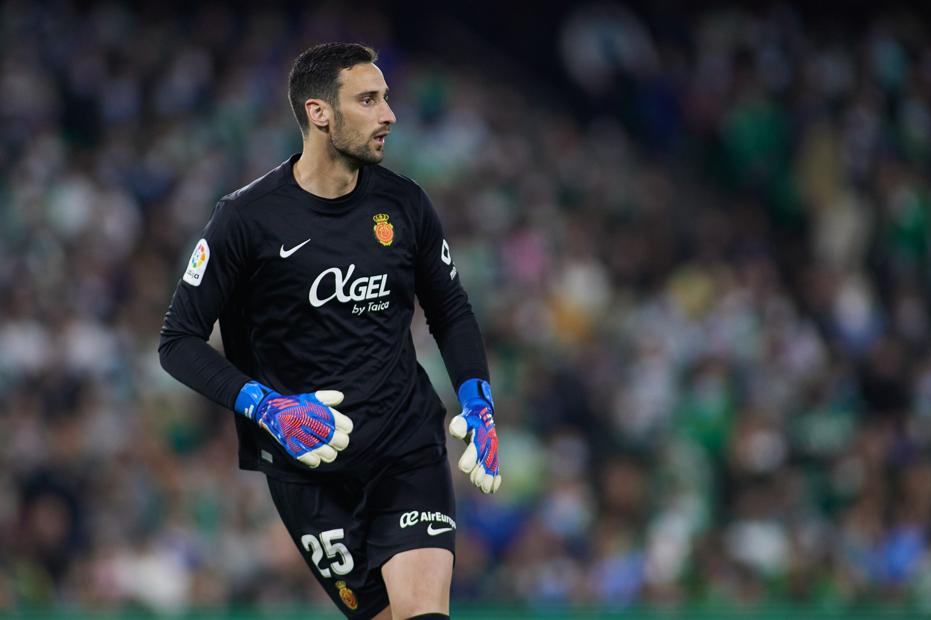 El portero Sergio Rico recibe el alta tras 83 días ingresado por un accidente en El Rocío