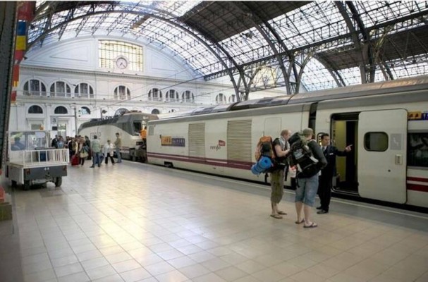 El Mitma facilita 2,6 millones de viajes a 915.000 jóvenes con los descuentos de hasta un 90%

