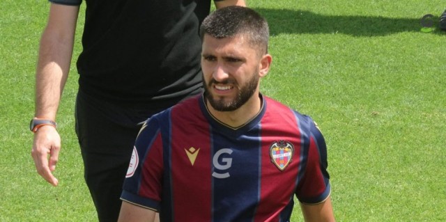 El lateral izquierdo Mario Climent pasa del filial del Levante al del Cartagena 