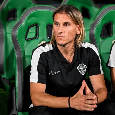 Beccacece pide fichar a dos delanteros para cubrir las salidas de Ponce y Milla