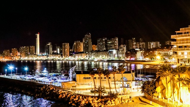 Benidorm aprueba una subvención para Aico y Jovempa de 9.000 euros a cada una