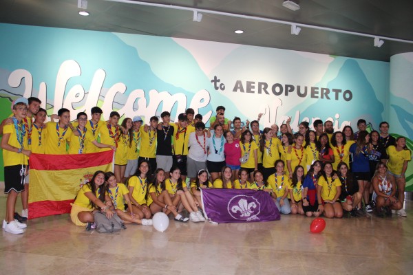 Los scouts llegan a Valencia tras el accidentado Jamboree: 