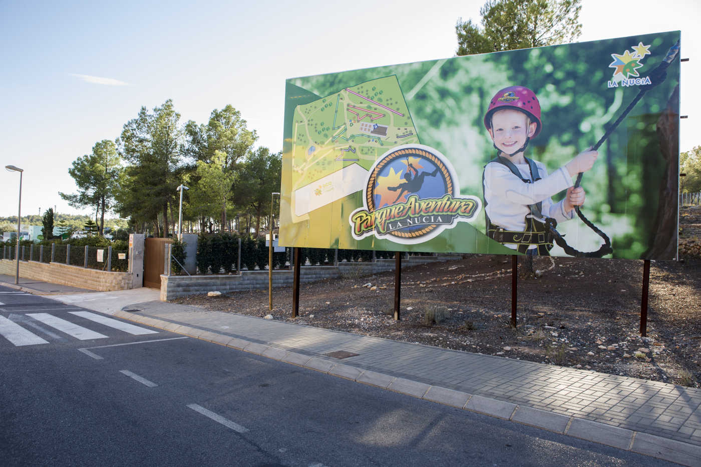 Cartel del parque en las inmediaciones de las instalaciones. Foto: Pepe Olivares - 