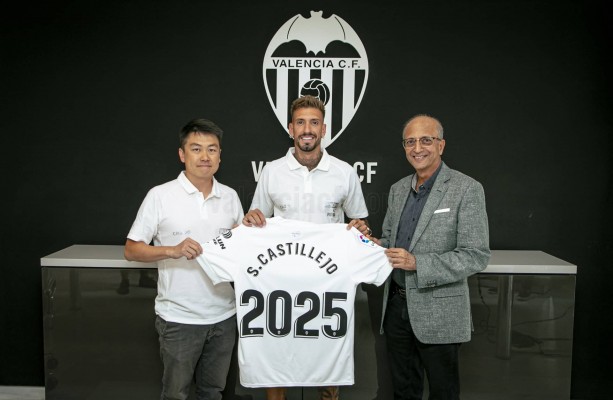 Castillejo y el Valencia acercan posturas pero el jugador pide otro esfuerzo económico