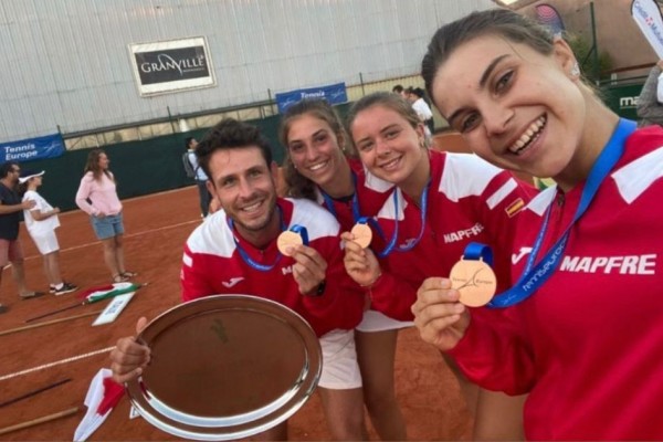 Ariana Geerlings, del Real Murcia CT 1919, logra el bronce europeo júnior con España 