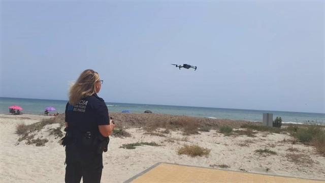 La Policía Local de San Pedro del Pinatar intensifica la vigilancia en playas con un dron