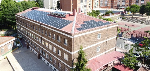 El capital riesgo del alicantino Pedro Alcaraz sigue de compras y suma dos colegios británicos