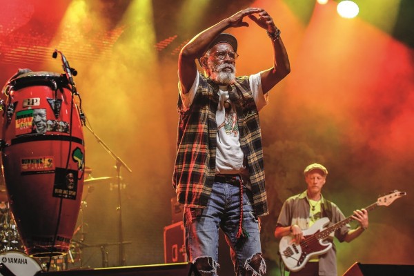 El Rototom arranca con más de diez horas de música diarias y 142 conciertos en Benicàssim