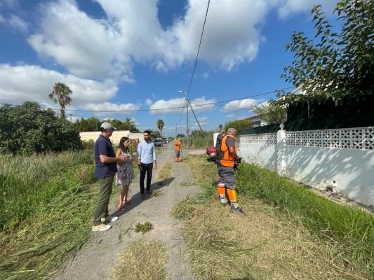 Castelló refuerza la limpieza y el mantenimiento de
acequias y caminos en el Grao en agosto