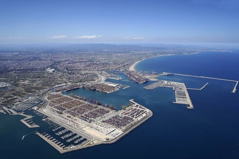 Endesa ya suministra todo el consumo energético de Valenciaport con fuentes renovables