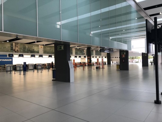 El aeropuerto de Corvera pierde viajeros desde el verano pasado y se aleja del récord de 2019