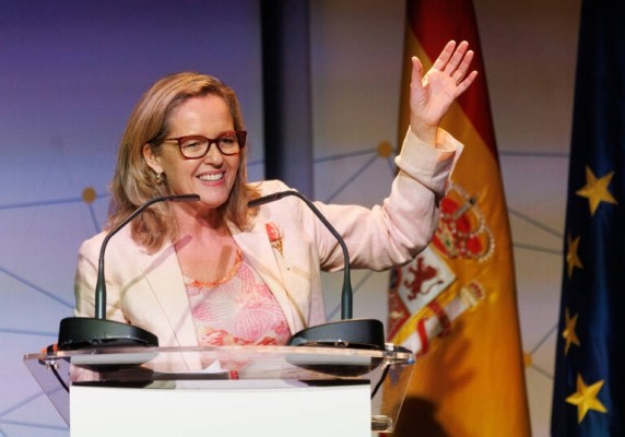 Calviño rechaza que el PNV presida el Congreso y defiende que sea alguien del PSOE
