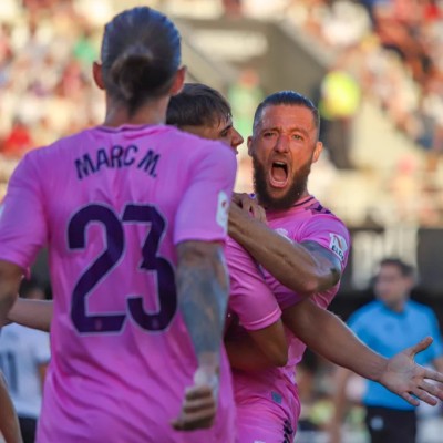 El Eldense regresa al fútbol profesional por la puerta grande, con una victoria en Cartagena