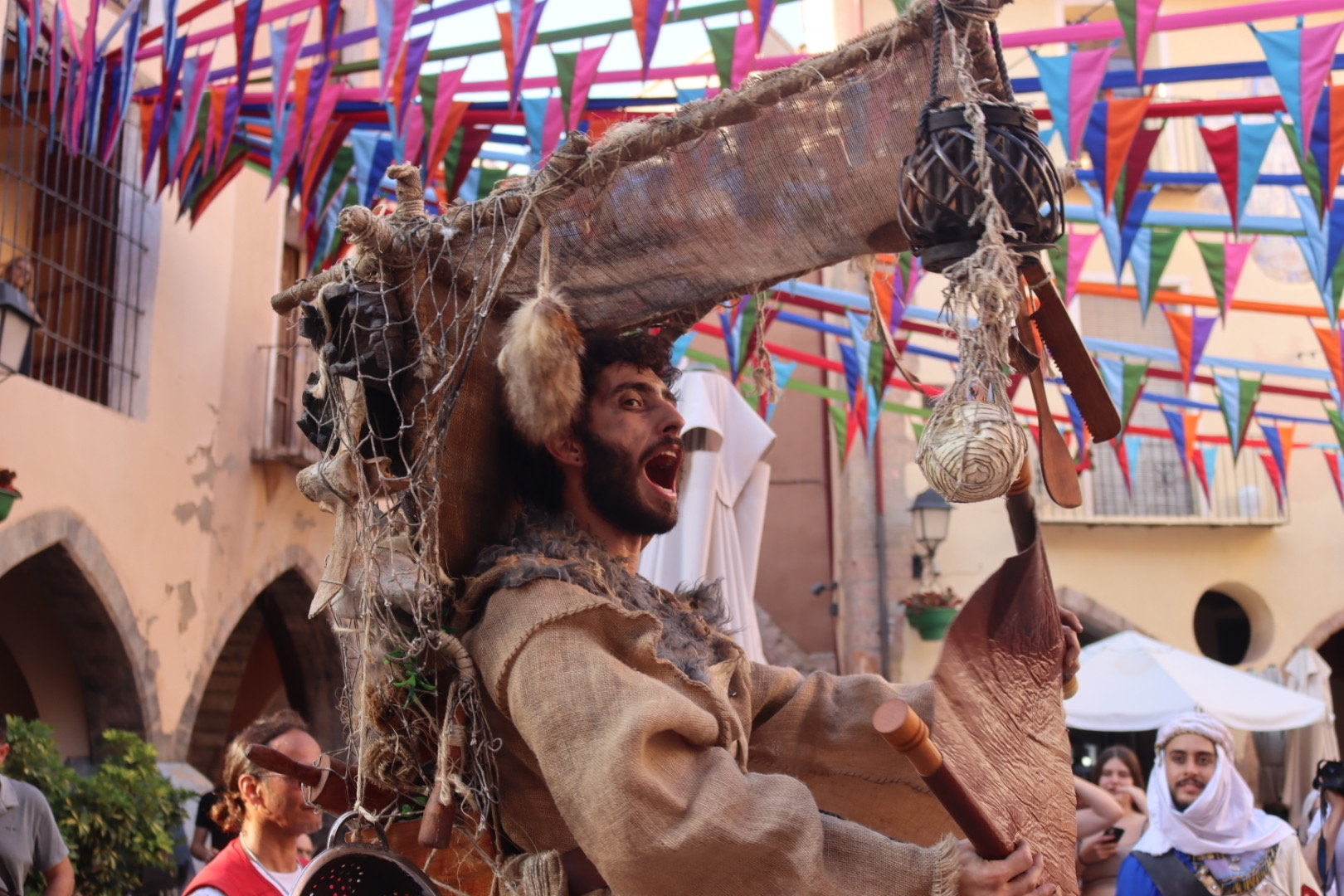 Onda viaja atrás en el tiempo con el castillo de las 300 torres como escenario de la Feria Medieval