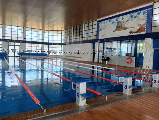 Ayuntamiento de Calp e Ilitia Mediterránea  llegan a un acuerdo para mejorar la gestión de la piscina municipal