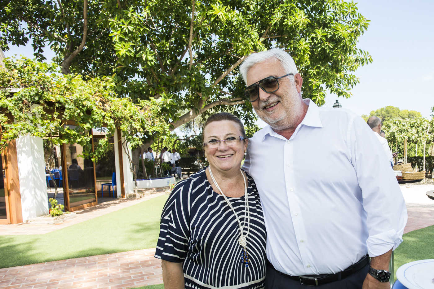 Félix Cerdán, expresidente de la Cámara de Orihuela, junto a Dolores Guillamón, su homóloga en la Cámara de Castellón. Foto: EVA MÁÑEZ - 