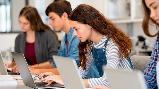 
Cerca de un millar de adolescentes recibe de BBVA formación en salud financiera