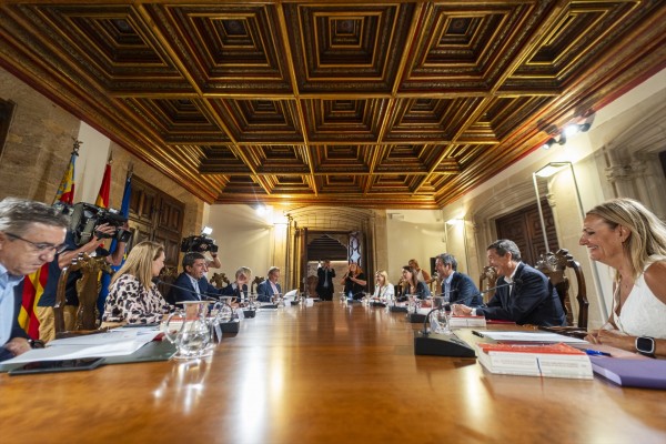 Mazón tira de funcionarios y de cargos de la época de Alberto Fabra para completar el Consell