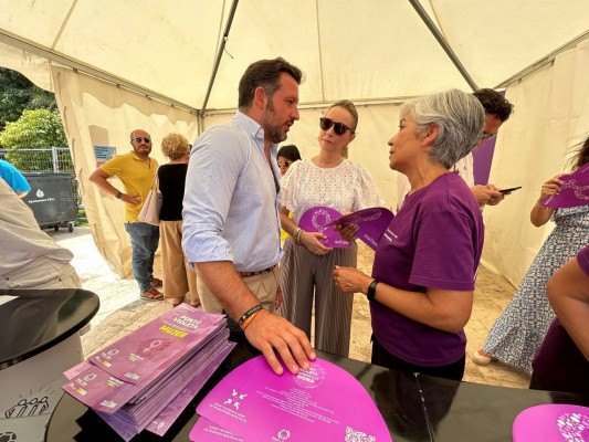 Los Puntos Violeta de Elche se instalan en la barraca municipal para prevenir la violencia de género