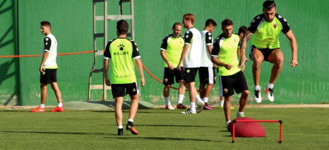 Toril prepara a puerta cerrada el partido ante el Nàstic