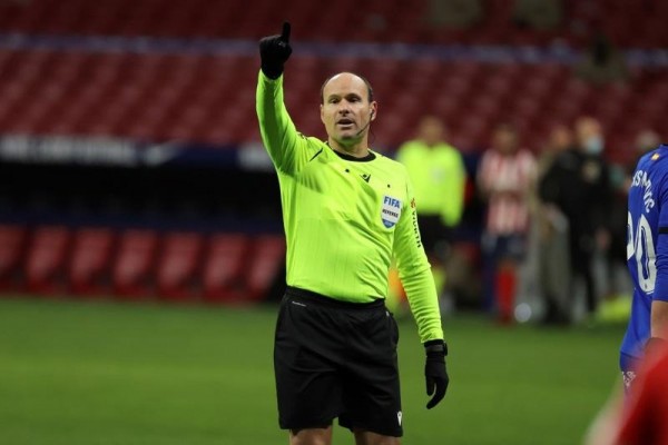 Mateu Lahoz ficha por Movistar como comentarista de la Champions League
