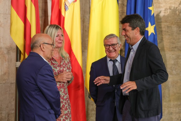 Mazón se reúne con los sindicatos para avanzar 