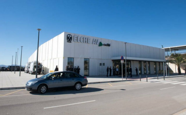 Adif expropiará 16 fincas en Elche para la protección acústica del AVE entre Monforte y Murcia