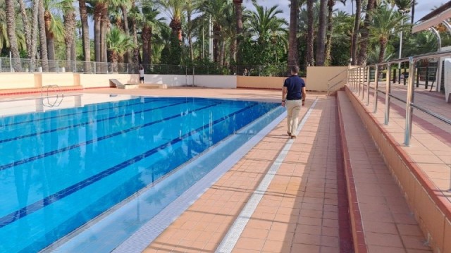 Elche instala alarmas en las piscinas exteriores municipales contra los actos vandálicos