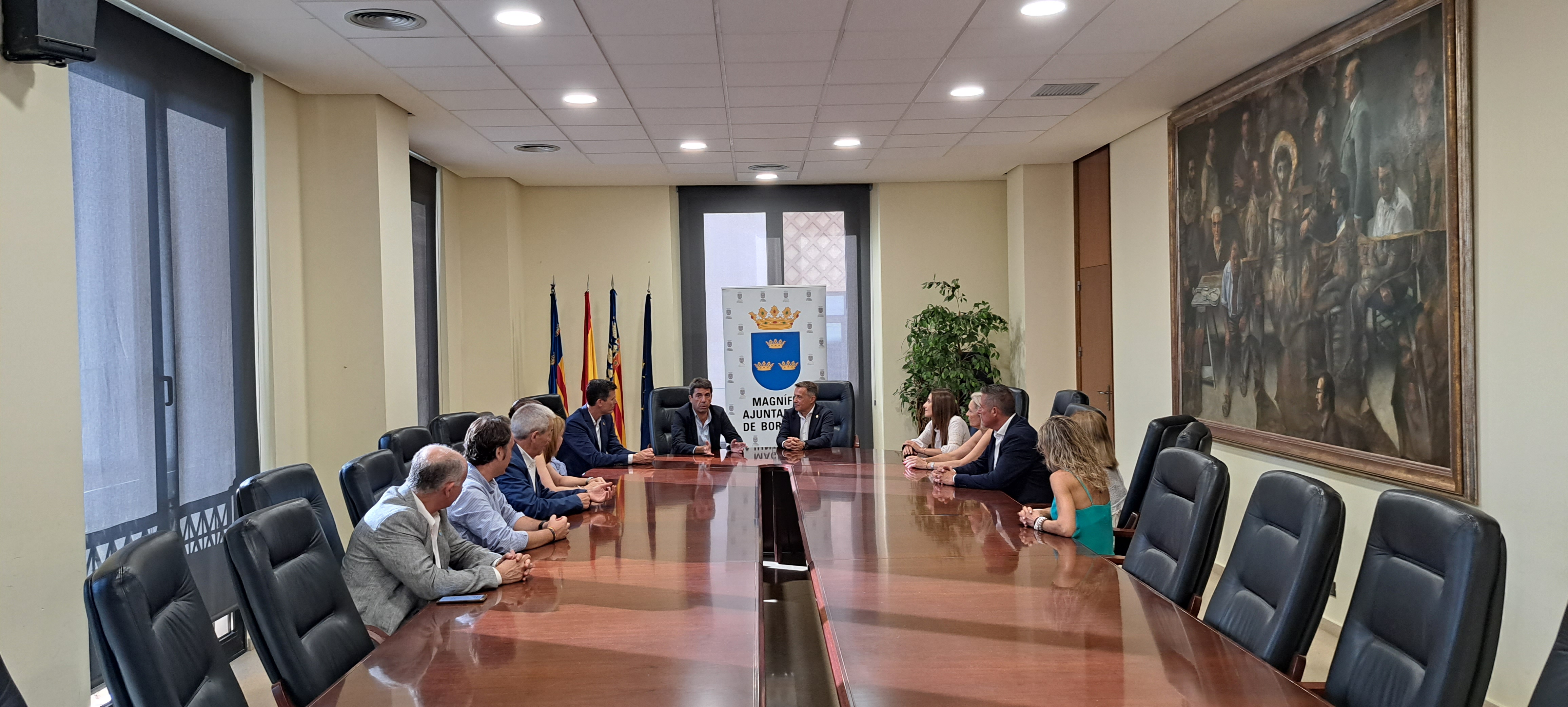 Burriana traslada sus necesidades a Mazón para
encaminarse hacia una industria turística de futuro