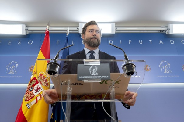 Espinosa de los Monteros alega motivos personales para dejar el Congreso y la dirección de Vox