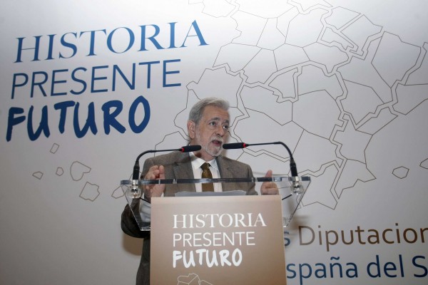 Beteta defiende el papel 