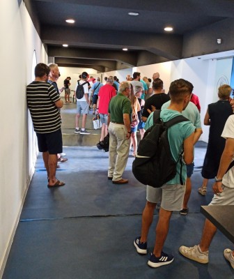 La afición del Hércules responde en el primer día de venta física de abonos