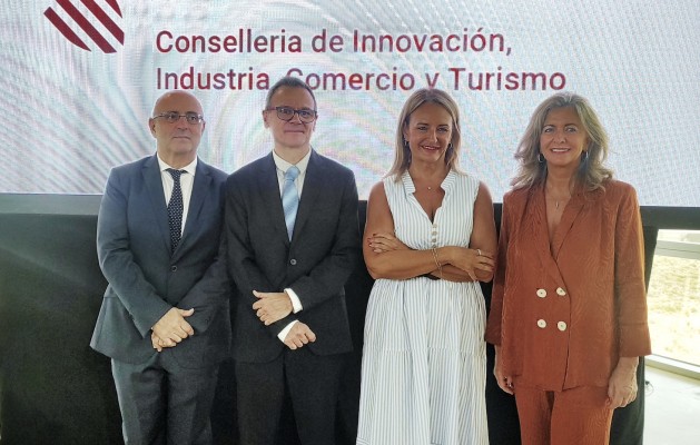 Montes presenta “al mejor de los equipos” para atraer a empresas de última generación
