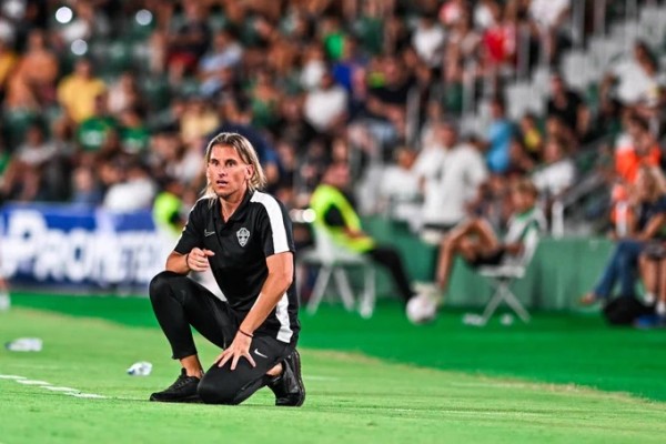 El Elche cierra una pretemporada regular, con solidez defensiva y escasa pegada
