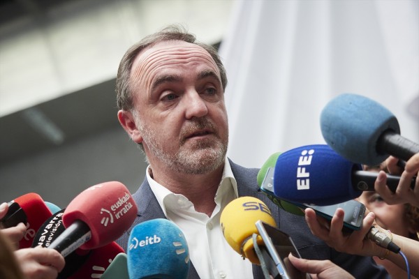 Esparza traslada a Feijóo que sigue contando con el apoyo de UPN en una posible investidura
