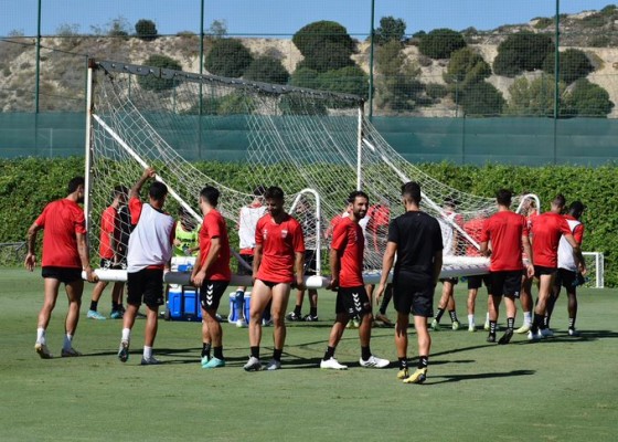 El Eldense pretende consolidarse en el fútbol profesional tras 60 años de ausencia